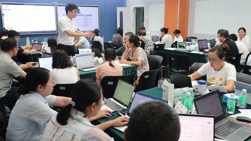 在辨析证书含金量的过程中，以下误区需要引起重视：