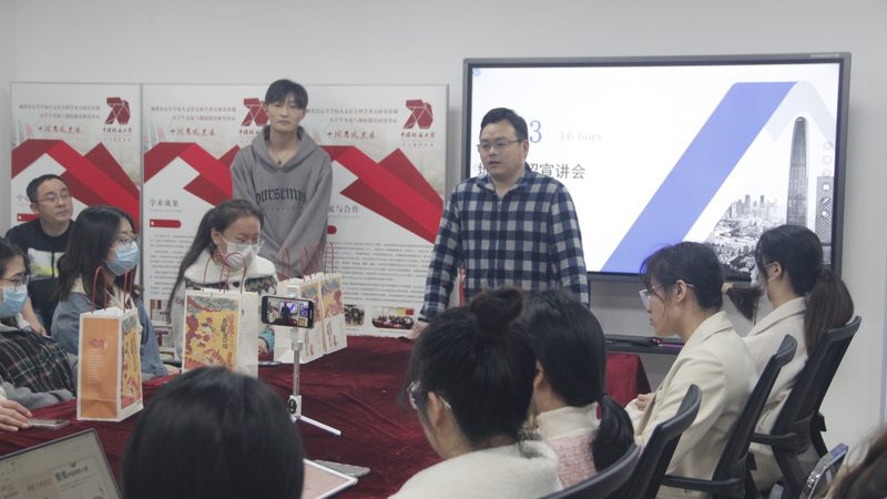 成人高考与自考：含金量哪个更高，揭秘两者区别